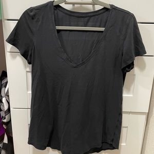 Lululemon Love V-Neck tshirt